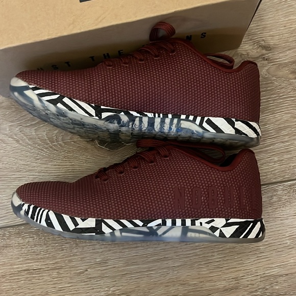 NOBULL trainer. Size 6 - Picture 2 of 5
